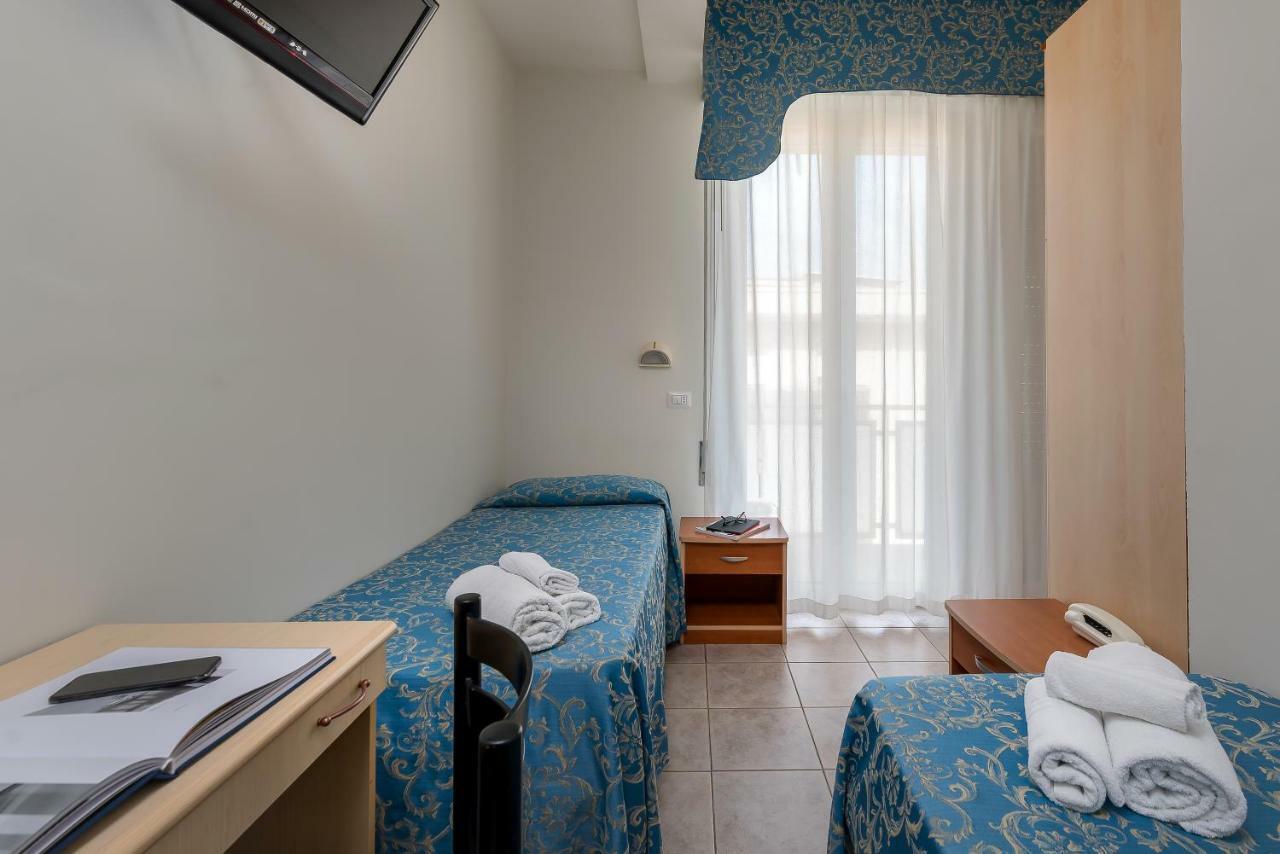 Hotel Sole Mio Rimini Extérieur photo